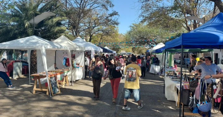 Ferias artesanales y música en vivo este fin de semana en distintos puntos de la ciudad