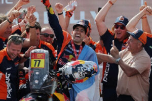 Tras hacer historia en el Dakar, Benavides será recibido por Javier Milei