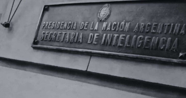 Milei reforma el sistema de inteligencia por DNU y amplió las facultades de la SIDE