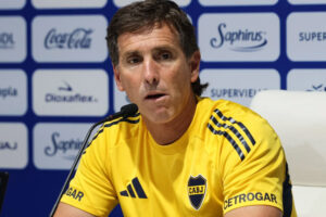 Otra caída fuera de casa: Boca perdió en Liniers y Úbeda fue contundente