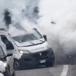 De película: simularon ser policías y ejecutaron un asalto comando con explosivos