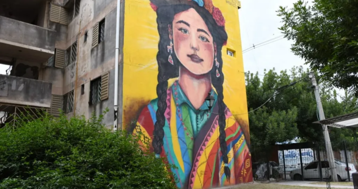 Finalizó el mural “La Paisana” en barrio Juan Pablo II y ya forma parte del paisaje urbano