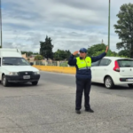 Reorganizan el tránsito por seguridad tras el cierre del puente viejo de Santa Lucía