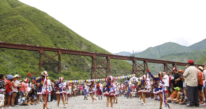 Carnaval entre montañas: fiesta y tradición en el Viaducto El Toro
