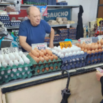 El Mercado San Miguel se prepara para Pascuas con productos frescos, regionales y a buen precio