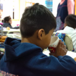 El Gobierno despliega apoyo educativo y alimentario en el norte salteño