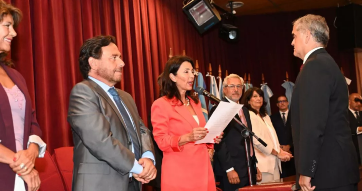 Gustavo Sáenz participó del juramento de dos nuevos jueces de la Corte de Justicia de Salta