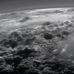 Entre glaciares gigantes y montañas imposibles: así luce Plutón