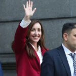 Villarruel cuestionó con sarcasmo el viaje de la esposa de Adorni en el avión presidencial