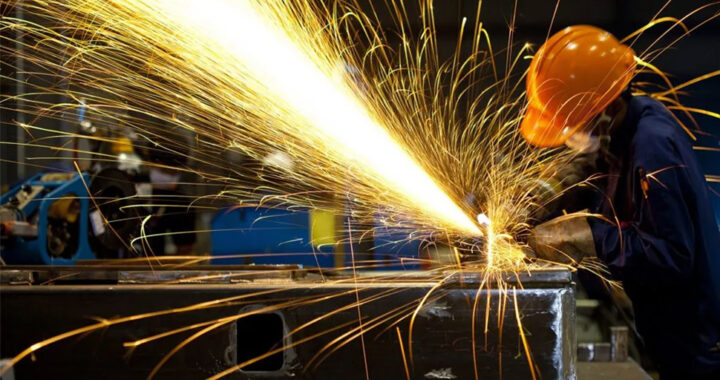 La UIA advirtió que más del 50% de las industrias tuvo caída en producción y ventas