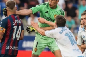 Duro castigo a Andrada tras un violento episodio en el fútbol español