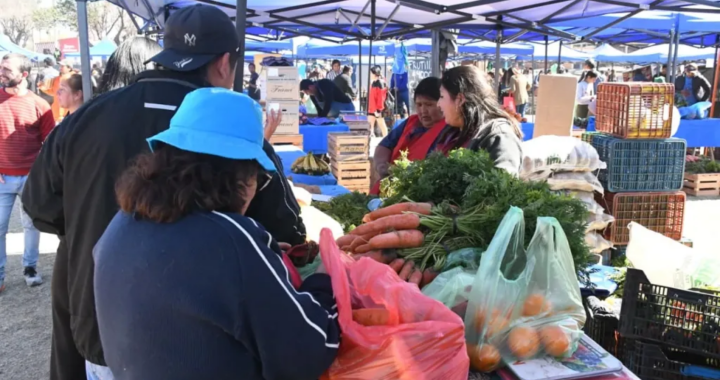 Hoy se realiza “El Mercado en tu Barrio” en Bº Santa Lucia con descuentos de hasta el 30%