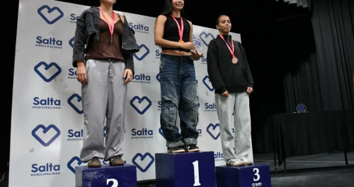 Reconocieron a estudiantes destacados del Medio Maratón New Balance en Salta