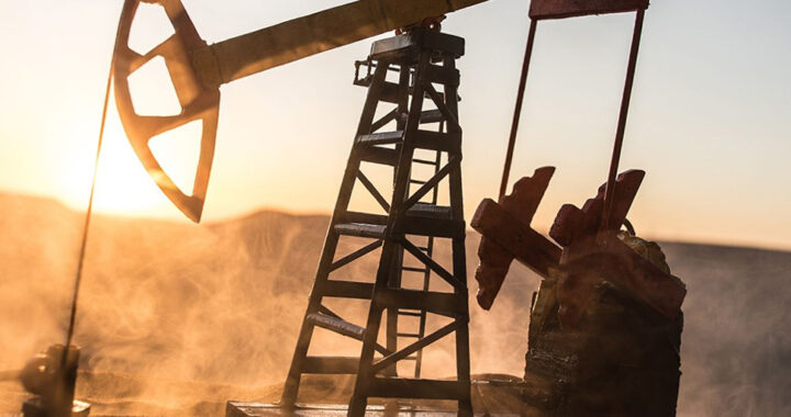 La apertura del Estrecho de Ormuz calmó a los mercados y se derrumbó el precio del petróleo