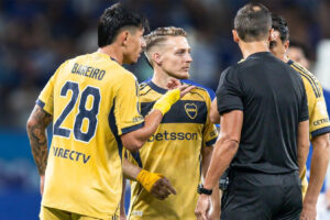 Polémica caliente: Boca apuntó al árbitro tras caer ante Cruzeiro