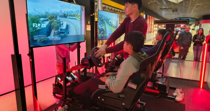 Tres jóvenes consiguieron empleo en un nuevo espacio de simuladores Fast F1 en Salta