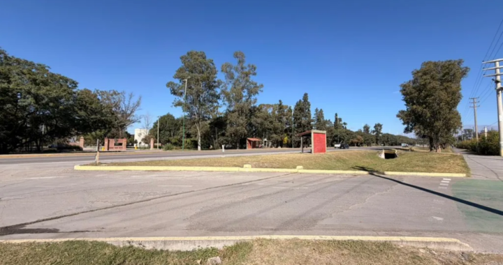 Comenzó la construcción de una nueva rotonda en avenida Del Carnaval y Banchik para mejorar la circulación en zona sur