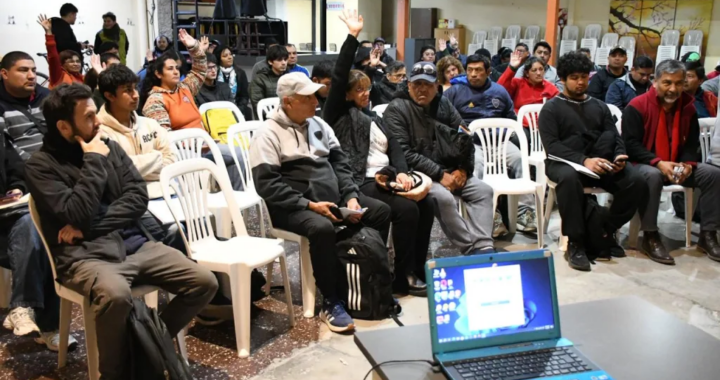 Más de 50 vecinos comenzaron una capacitación en plomería en la zona sur de Salta