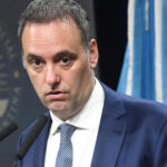 Adorni renunció a su cargo y agradeció a Javier Milei por la confianza