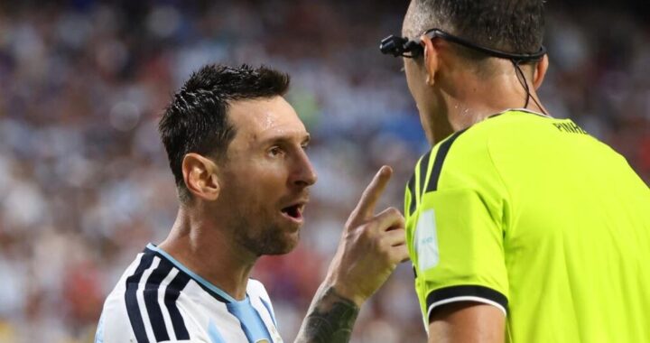 “Es el árbitro de Messi”: la acusación que ventiló la prensa inglesa en la previa de la semifinal