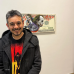 Arte en Salta: una nueva muestra reúne pinturas sobre piedra, madera y hasta billetes