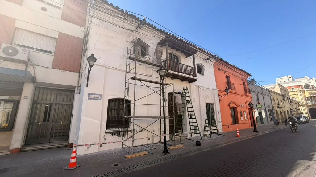 Restauran el frente del antiguo edificio de la Escuela de Música en pleno centro de Salta