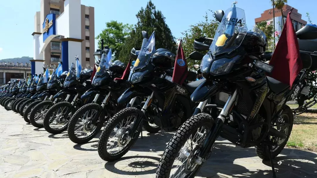 Nuevo refuerzo para la seguridad: Salta suma 300 policías y renueva parte de su flota policial