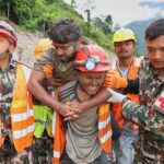 Milagro en Nepal: rescataron con vida a dos trabajadores que llevaban 10 días atrapados en un túnel