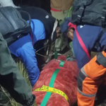 Dramático rescate en Cafayate: cayó de un caballo y tuvieron que bajarlo de noche por la montaña